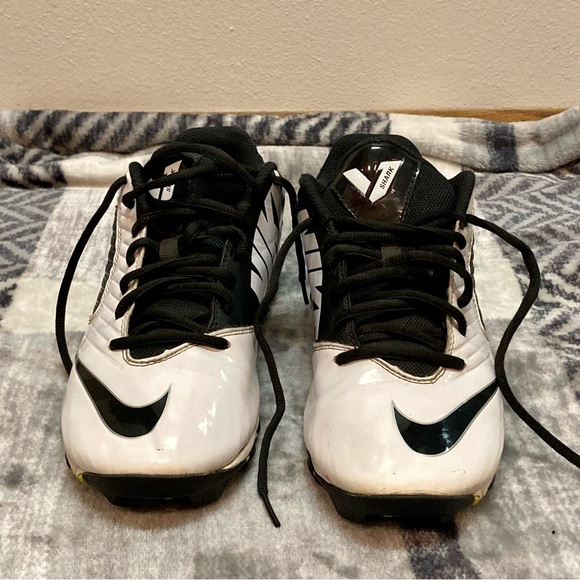 Nike Fastflex Vapor Shark Football Cleats - Picture 2 of 9